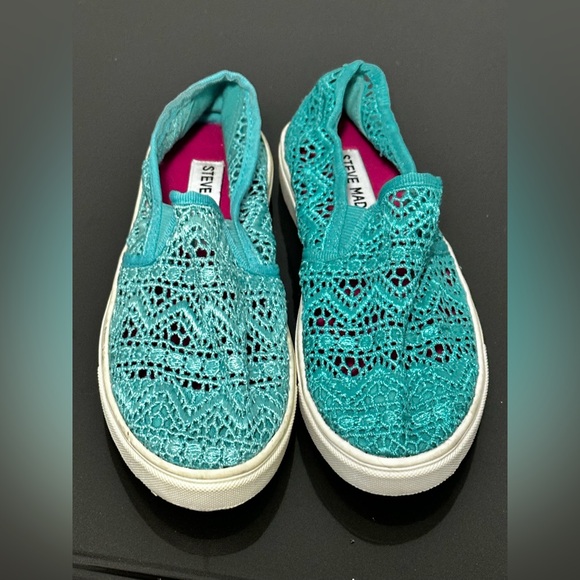 Steve Madden size 13 crochet sneakers - Picture 1 of 5